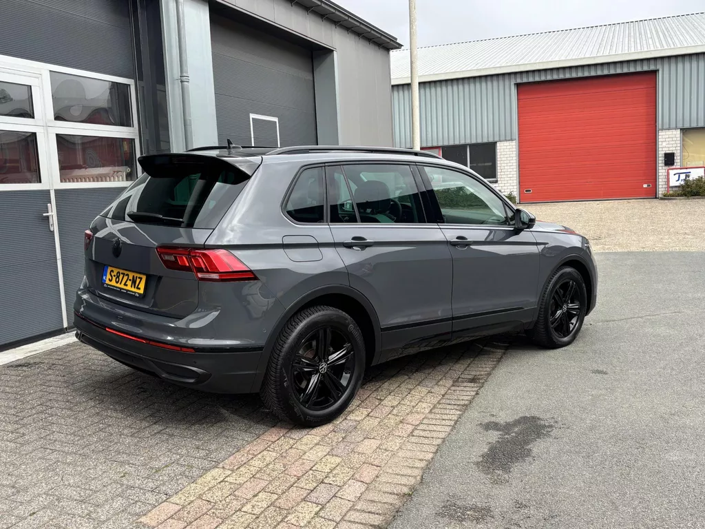 Volkswagen Tiguan 1.5 TSI Elegance Urban Sport | HUD| Led| Panoramadak| Stoelverw.| Harman Kardon| Trekhaak| Keyless Volkswagen Tiguan 1.5 TSI Elegance Urban Sport | HUD| Led| Panoramadak| Stoelverw.| Harman Kardon| Trekhaak| Keyless