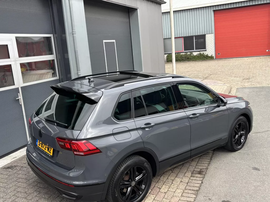 Volkswagen Tiguan 1.5 TSI Elegance Urban Sport | HUD| Led| Panoramadak| Stoelverw.| Harman Kardon| Trekhaak| Keyless Volkswagen Tiguan 1.5 TSI Elegance Urban Sport | HUD| Led| Panoramadak| Stoelverw.| Harman Kardon| Trekhaak| Keyless