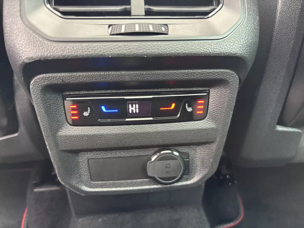 Volkswagen Tiguan 1.5 TSI Elegance Urban Sport | HUD| Led| Panoramadak| Stoelverw.| Harman Kardon| Trekhaak| Keyless Volkswagen Tiguan 1.5 TSI Elegance Urban Sport | HUD| Led| Panoramadak| Stoelverw.| Harman Kardon| Trekhaak| Keyless