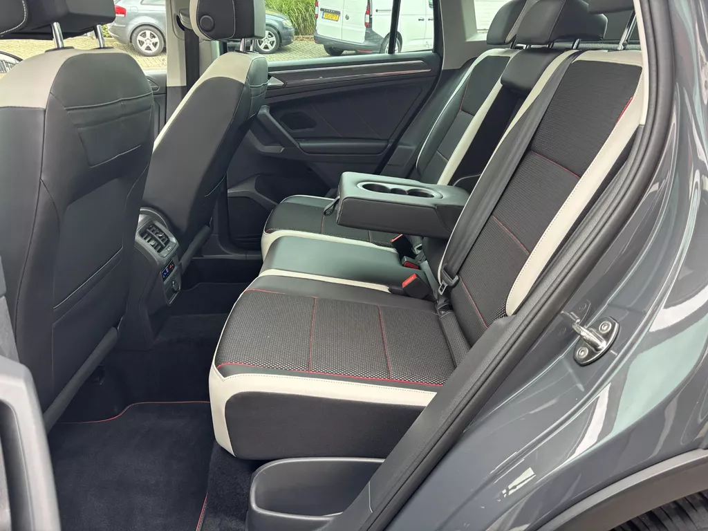 Volkswagen Tiguan 1.5 TSI Elegance Urban Sport | HUD| Led| Panoramadak| Stoelverw.| Harman Kardon| Trekhaak| Keyless Volkswagen Tiguan 1.5 TSI Elegance Urban Sport | HUD| Led| Panoramadak| Stoelverw.| Harman Kardon| Trekhaak| Keyless