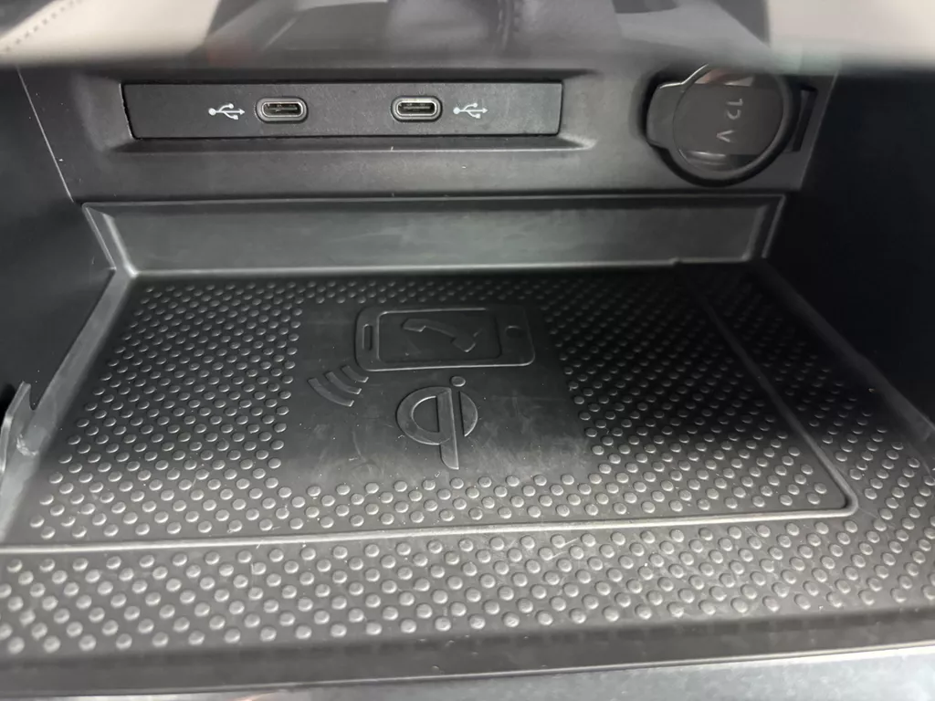 Volkswagen Tiguan 1.5 TSI Elegance Urban Sport | HUD| Led| Panoramadak| Stoelverw.| Harman Kardon| Trekhaak| Keyless Volkswagen Tiguan 1.5 TSI Elegance Urban Sport | HUD| Led| Panoramadak| Stoelverw.| Harman Kardon| Trekhaak| Keyless