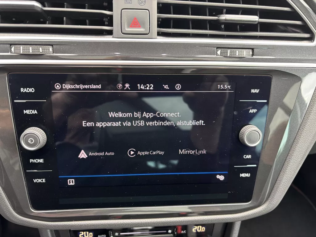 Volkswagen Tiguan 1.5 TSI Elegance Urban Sport | HUD| Led| Panoramadak| Stoelverw.| Harman Kardon| Trekhaak| Keyless Volkswagen Tiguan 1.5 TSI Elegance Urban Sport | HUD| Led| Panoramadak| Stoelverw.| Harman Kardon| Trekhaak| Keyless