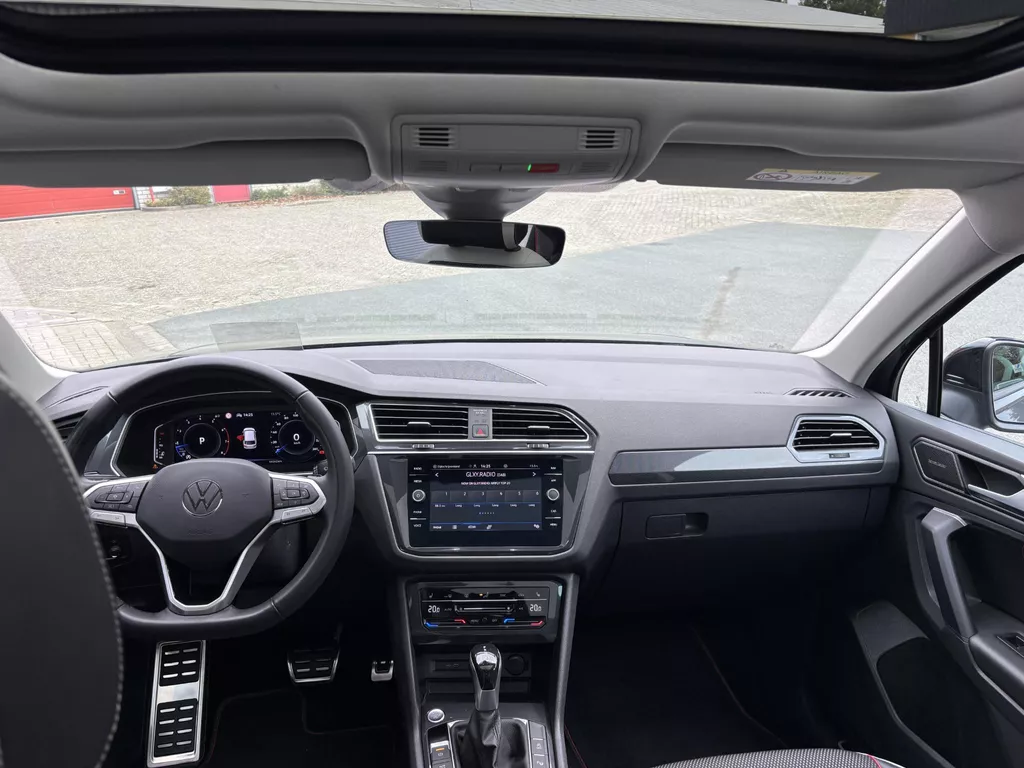 Volkswagen Tiguan 1.5 TSI Elegance Urban Sport | HUD| Led| Panoramadak| Stoelverw.| Harman Kardon| Trekhaak| Keyless Volkswagen Tiguan 1.5 TSI Elegance Urban Sport | HUD| Led| Panoramadak| Stoelverw.| Harman Kardon| Trekhaak| Keyless