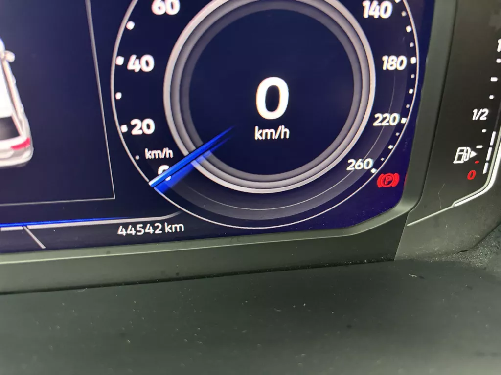 Volkswagen Tiguan 1.5 TSI Elegance Urban Sport | HUD| Led| Panoramadak| Stoelverw.| Harman Kardon| Trekhaak| Keyless Volkswagen Tiguan 1.5 TSI Elegance Urban Sport | HUD| Led| Panoramadak| Stoelverw.| Harman Kardon| Trekhaak| Keyless