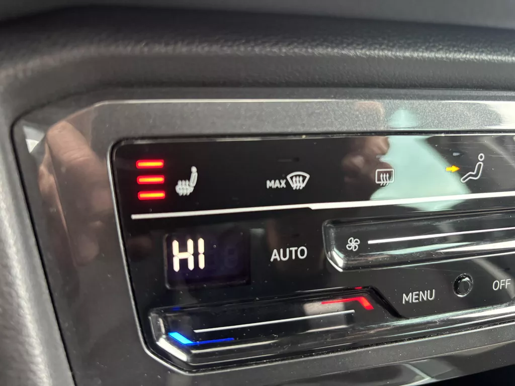 Volkswagen Tiguan 1.5 TSI Elegance Urban Sport | HUD| Led| Panoramadak| Stoelverw.| Harman Kardon| Trekhaak| Keyless Volkswagen Tiguan 1.5 TSI Elegance Urban Sport | HUD| Led| Panoramadak| Stoelverw.| Harman Kardon| Trekhaak| Keyless