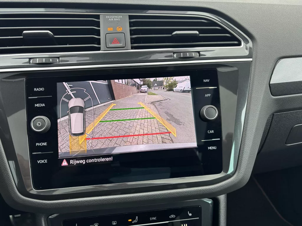 Volkswagen Tiguan 1.5 TSI Elegance Urban Sport | HUD| Led| Panoramadak| Stoelverw.| Harman Kardon| Trekhaak| Keyless Volkswagen Tiguan 1.5 TSI Elegance Urban Sport | HUD| Led| Panoramadak| Stoelverw.| Harman Kardon| Trekhaak| Keyless