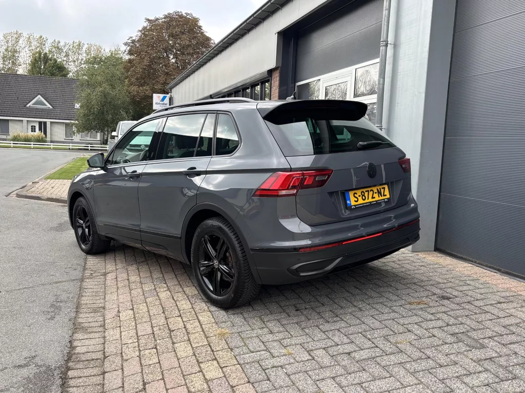Volkswagen Tiguan 1.5 TSI Elegance Urban Sport | HUD| Led| Panoramadak| Stoelverw.| Harman Kardon| Trekhaak| Keyless Volkswagen Tiguan 1.5 TSI Elegance Urban Sport | HUD| Led| Panoramadak| Stoelverw.| Harman Kardon| Trekhaak| Keyless