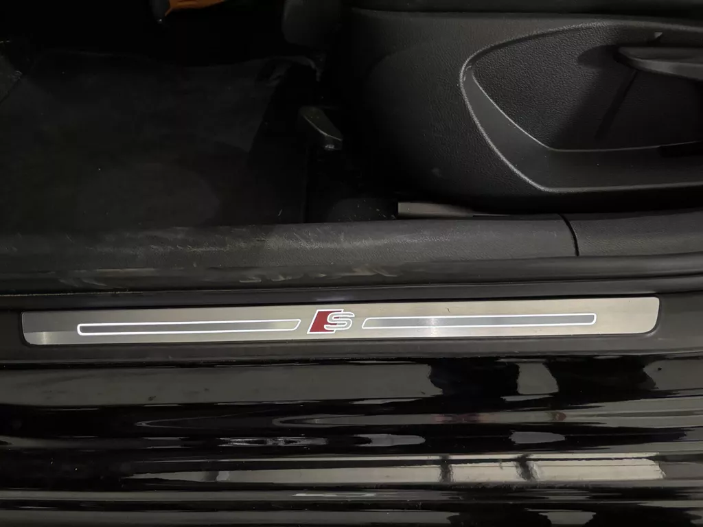 Audi A3 Sportback 2.0 TFSI Sport S Line Edition 19"| B&O| Navigatie| NL-Auto. Audi A3 Sportback 2.0 TFSI Sport S Line Edition 19"| B&O| Navigatie| NL-Auto.