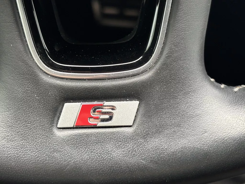 Audi A3 Sportback 2.0 TFSI Sport S Line Edition 19"| B&O| Navigatie| NL-Auto. Audi A3 Sportback 2.0 TFSI Sport S Line Edition 19"| B&O| Navigatie| NL-Auto.