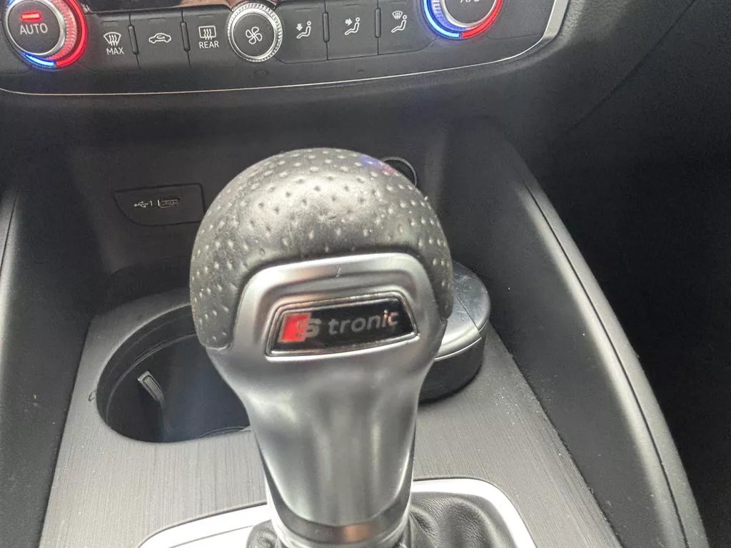 Audi A3 Sportback 2.0 TFSI Sport S Line Edition 19"| B&O| Navigatie| NL-Auto. Audi A3 Sportback 2.0 TFSI Sport S Line Edition 19"| B&O| Navigatie| NL-Auto.