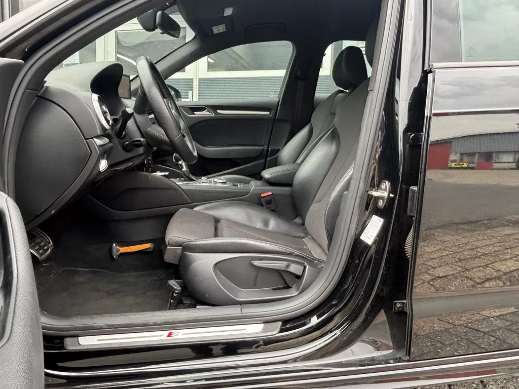 Audi A3 Sportback 2.0 TFSI Sport S Line Edition 19"| B&O| Navigatie| NL-Auto. Audi A3 Sportback 2.0 TFSI Sport S Line Edition 19"| B&O| Navigatie| NL-Auto.