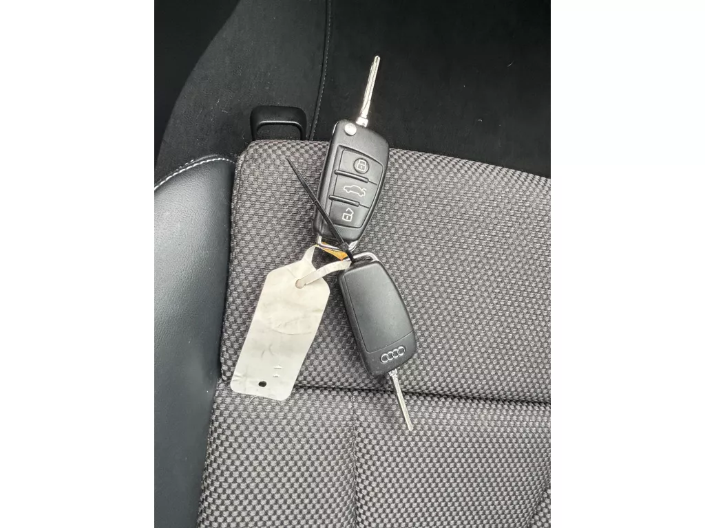 Audi A3 Sportback 2.0 TFSI Sport S Line Edition 19"| B&O| Navigatie| NL-Auto. Audi A3 Sportback 2.0 TFSI Sport S Line Edition 19"| B&O| Navigatie| NL-Auto.