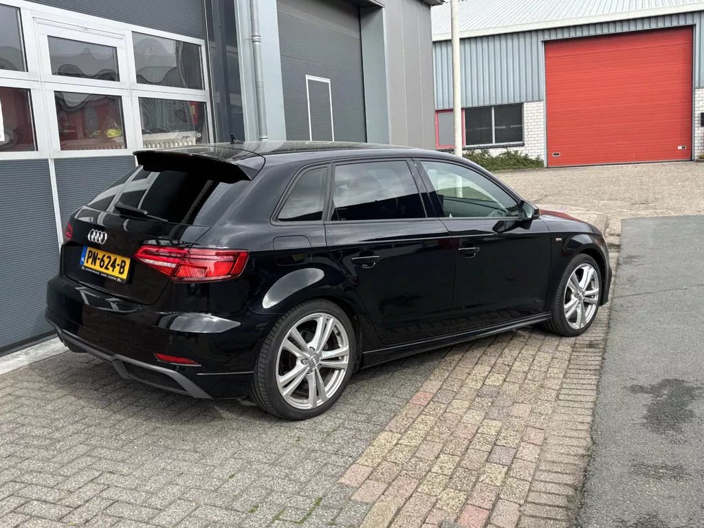 Audi A3 Sportback 2.0 TFSI Sport S Line Edition 19"| B&O| Navigatie| NL-Auto. Audi A3 Sportback 2.0 TFSI Sport S Line Edition 19"| B&O| Navigatie| NL-Auto.
