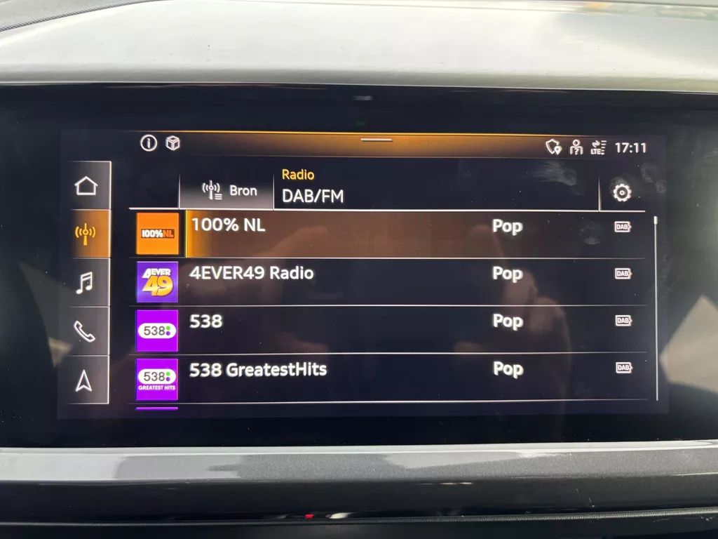 Audi Q4 e-tron 40 Launch edition S Competition 77 kWh trekhaak inklapbaar |Warmtepomp | PDC V+A | voorverwarming| Carplay Audi Q4 e-tron 40 Launch edition S Competition 77 kWh trekhaak inklapbaar |Warmtepomp | PDC V+A | voorverwarming| Carplay