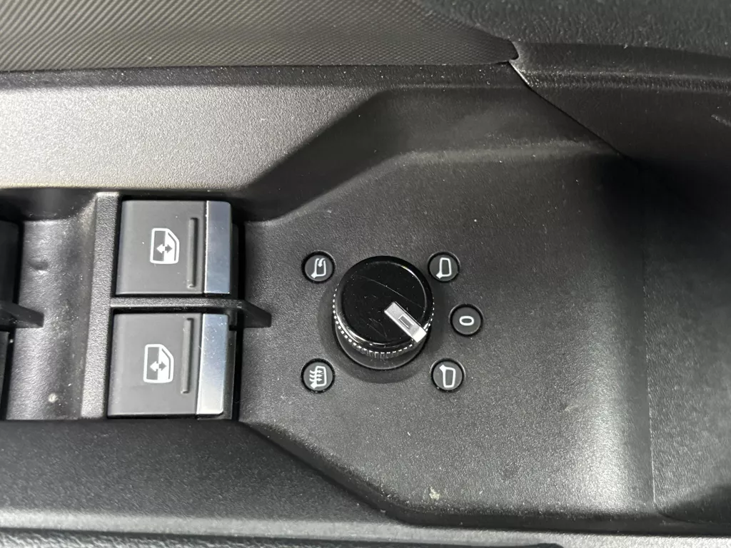 Audi Q4 e-tron 40 Launch edition S Competition 77 kWh trekhaak inklapbaar |Warmtepomp | PDC V+A | voorverwarming| Carplay Audi Q4 e-tron 40 Launch edition S Competition 77 kWh trekhaak inklapbaar |Warmtepomp | PDC V+A | voorverwarming| Carplay