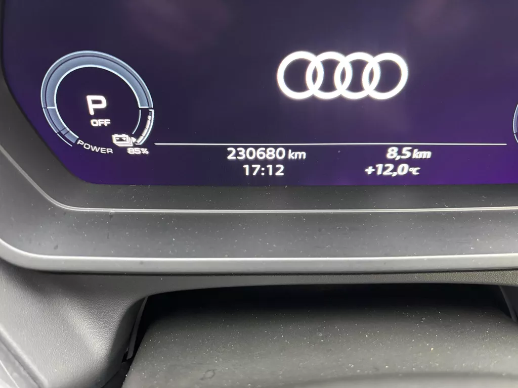 Audi Q4 e-tron 40 Launch edition S Competition 77 kWh trekhaak inklapbaar |Warmtepomp | PDC V+A | voorverwarming| Carplay Audi Q4 e-tron 40 Launch edition S Competition 77 kWh trekhaak inklapbaar |Warmtepomp | PDC V+A | voorverwarming| Carplay